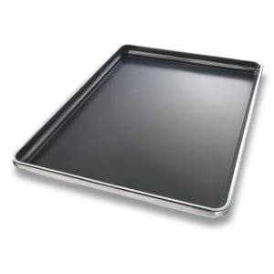 Chicago Metallic 40694 StayFlat Full Size 16 Gauge 17 7/8 x 25 13/16 Wire in Rim Aluminum Sheet Pan