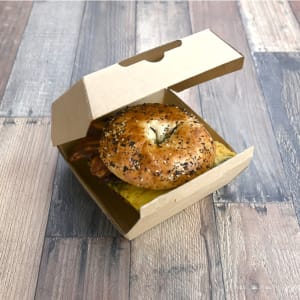 909-RFBRSWM #ReadyFresh® Sandwich Container - 5 1/2" x 5" x 2 13/16", Kraft