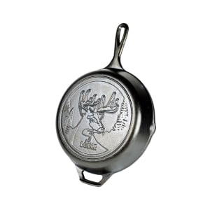 261-L8SKWLDR 10 11/16" Round Wildlife Series™ Cast Iron Skillet, Deer