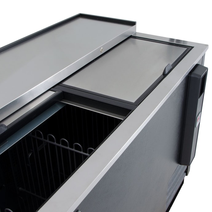 True Td 50 18 50 Forced Air Bottle Cooler Holds 396 12 Oz Bottles Lid Locks True Td 50 18 50 Forced Air Bottle Cooler Holds 396 12 Oz Bottles Lid Locks