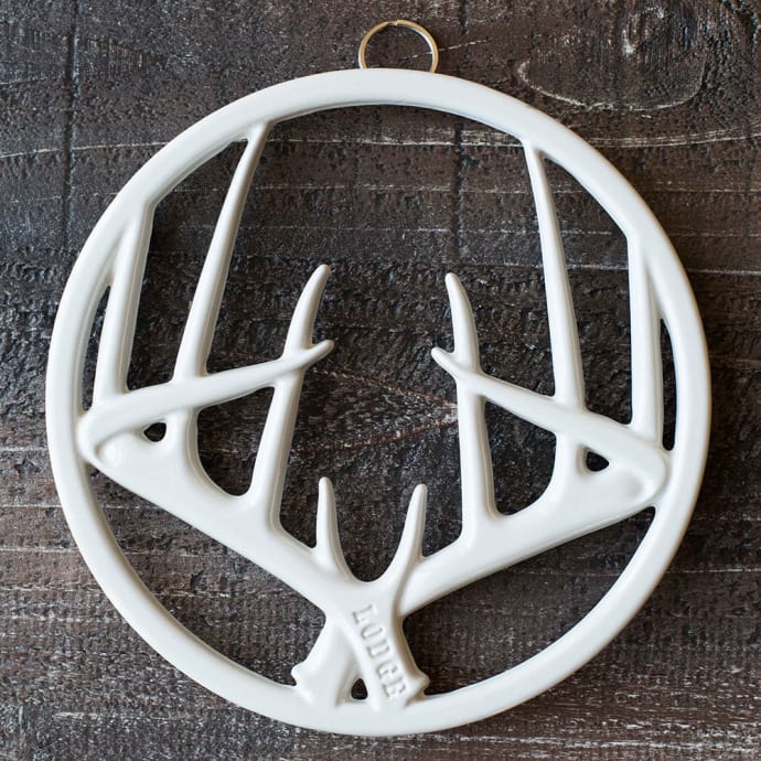 Lodge Cast Iron 8 Biscotti Antler Trivet, EC8AT08, with metal