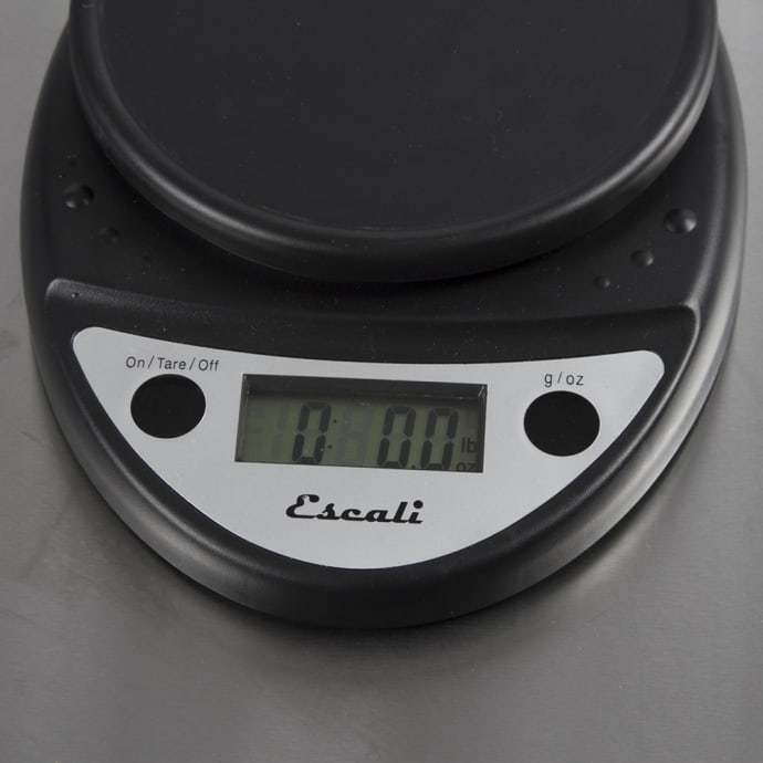 San Jamar / Escali SCDG11BK 11 lb. Black Round Digital Portion Control  Kitchen Scale