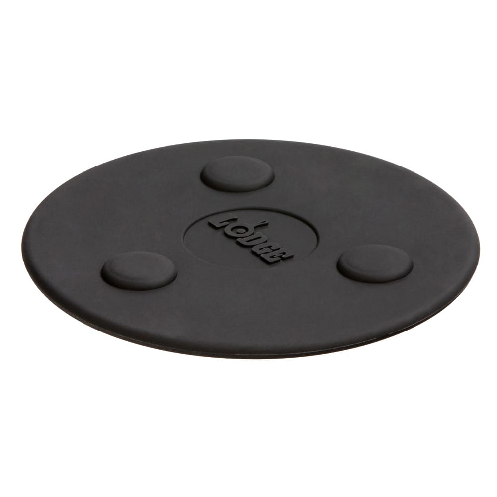Lodge ASMMT 5 3/4" Magnetic Trivet, Heat Resistant to 450°F, Silicone