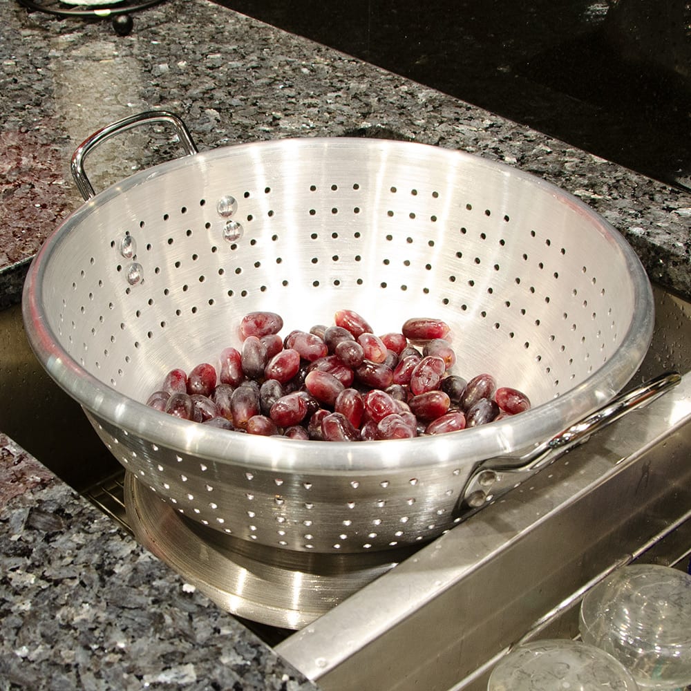 10 store quart colander