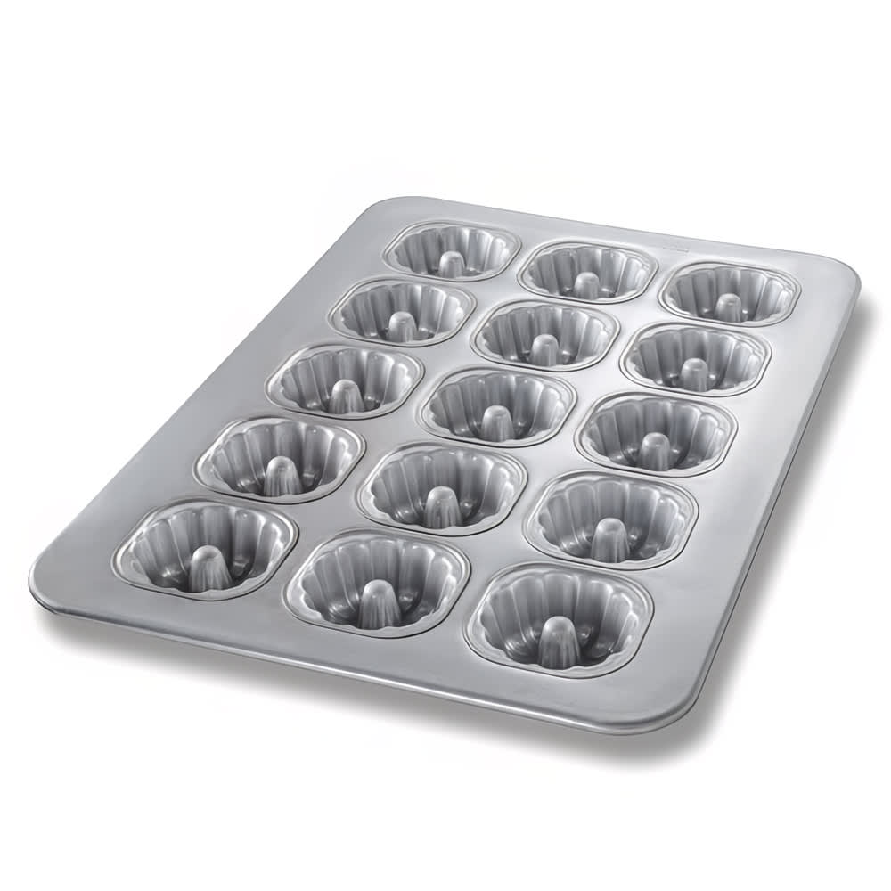 Chicago Metallic 43055 Mini Fluted Tube Cake Pan, Makes (15) 3 9/10" Cakes, AMERICOAT Glazed 22 ga Aluminized Steel