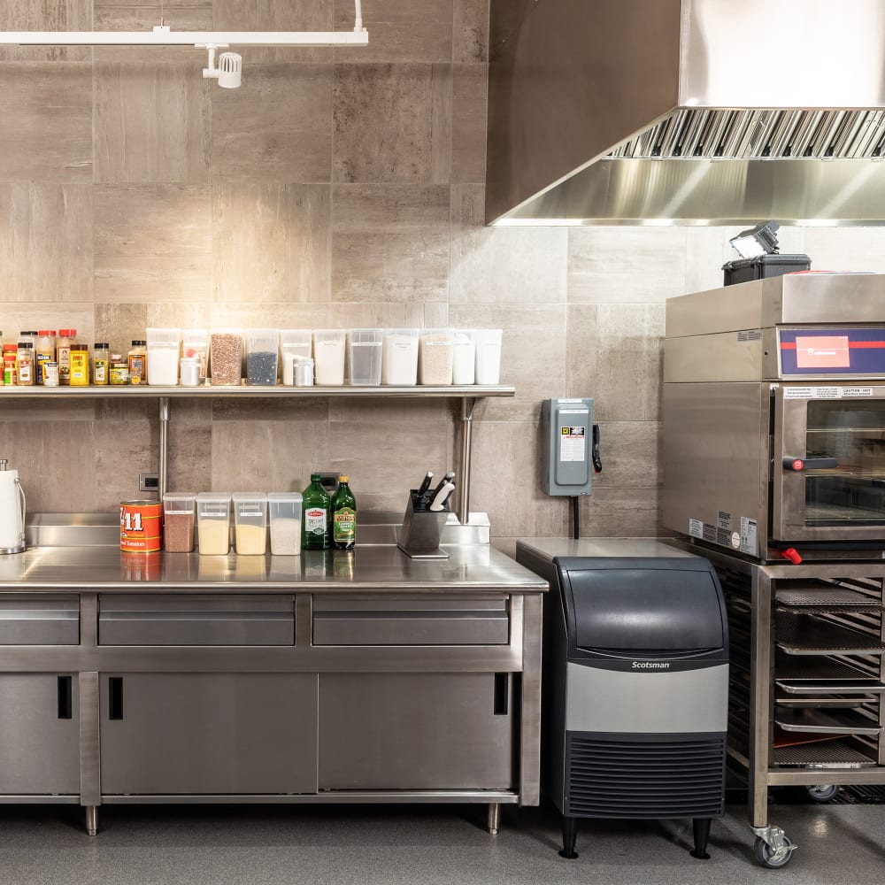 miyakoページ Osaka, Japan 🇯🇵. 📸 Photo by Stanley Ishii ( In Japan