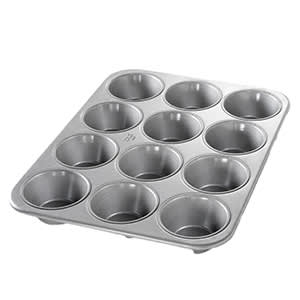 9 x 1-1/2 Round Cake Pan - Chicago Metallic - A Bundy Baking Solution