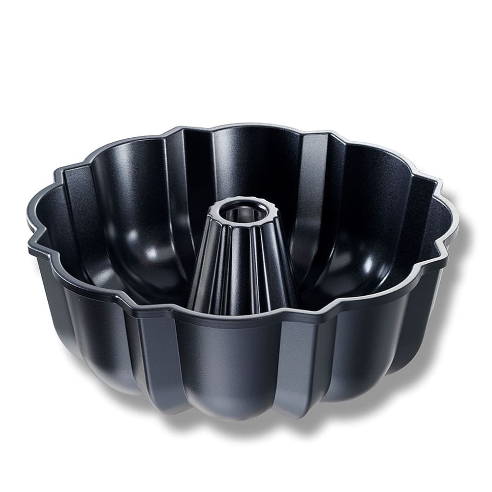 Chicago Metallic Nonstick Fluted Cake Pan, Perfect for Bundt cakes, monkey  breads, casseroles, lasagnas, and more! 10-Inch, Gray